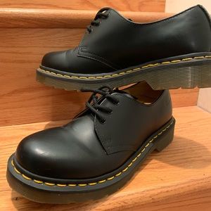 Ladies Dr. Martens 1461 Smooth Oxfords